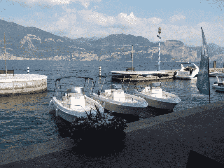 Noleggio barche per cerimonie, eventi e taxi veloci sul Lago di Garda