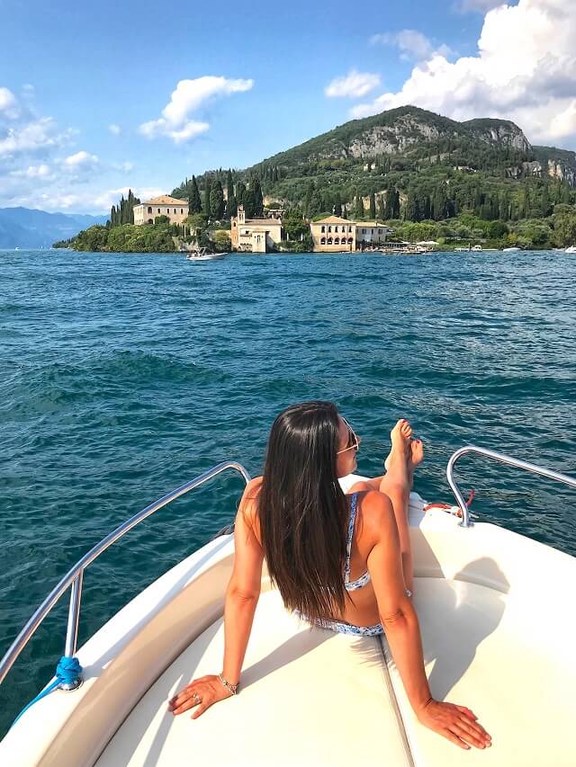 Boat rental services for ceremonies, events and fast taxis on Lake Garda